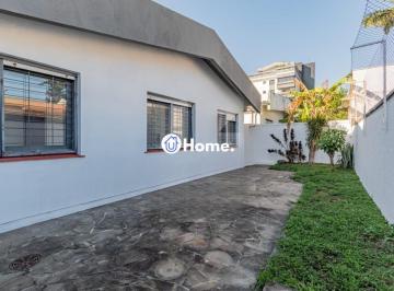 Casa · 255m² · 3 Quartos · 4 Vagas · Casa com 3 quartos, 4 vagas e pátio no Bairro Jardim Lindóia.