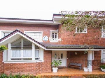 Casa · 372m² · 4 Quartos · 4 Vagas · Belíssima casa à venda no bairro Teresópolis com 380m² de área construída.