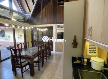 Casa · 193m² · 4 Quartos · 3 Vagas · Casa térrea com 2 suítes com amplo pátio,