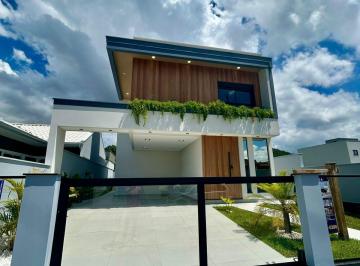Casa · 137m² · 3 Quartos · 2 Vagas · Fascinante Casa com 03 Suítes - São José/SC (VENDA)