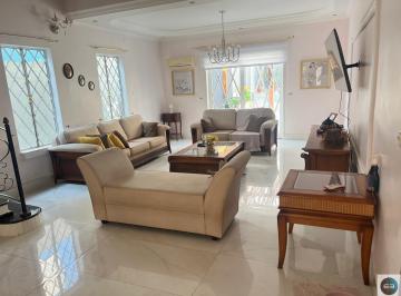 Casa · 280m² · 4 Quartos · 4 Vagas · Casa no Jardim Apolo