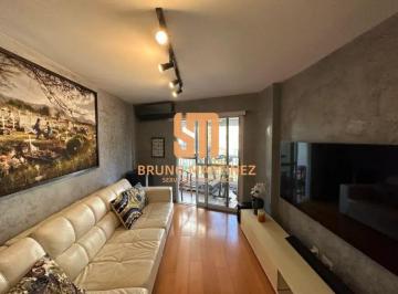 Apartamento · 85m² · 2 Quartos · 1 Vaga · Amplo Apartamento Reformado