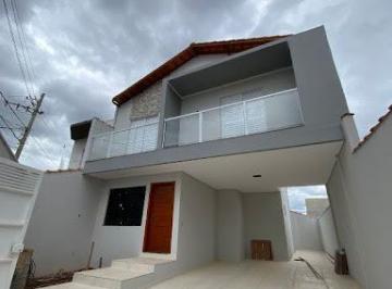 e8d14735720c9cc9b2ab4446f9d4eb9aec5f0425 · Casa com 3 dormitórios à venda, 160 m² por R$ 650.000,00 - Treviso - Varginha/MG