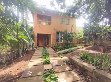 Casa de 4 quartos, Tatuí · Chácara Elegante no Centro de Tatuí — Espaço, Conforto e Natureza em Harmonia