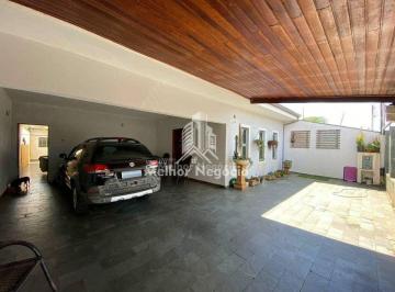 Casa · 140m² · 4 Quartos · 5 Vagas · Casa à venda com 4 dormitórios (quartos) sendo 01 deles suíte, no bairro Parque João de Vasconcelos,