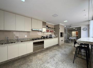Casa · 391m² · 6 Quartos · 4 Vagas · LIndo Sobrado Alto Padrão, QSA 25 , Lote 300m², 4 vagas,  3 suites, piscina - Podendo ser Comercial 