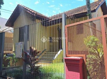 Casa · 239m² · 3 Quartos · 1 Vaga · Casa com 239m², 3 Quartos sendo 1suíte, garagem, no Petropolis