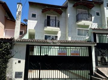 Casa · 130m² · 3 Quartos · Sobrado no Horto Florestal com 3 suítes e 2 vagas