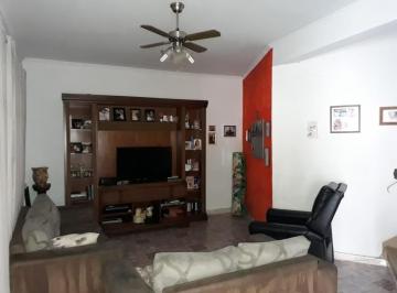 Casa · 264m² · 4 Quartos · 3 Vagas · Casa com 4 Quartos e 3 Vagas de Garagem em Umuarama - Osasco-SP: Venda ou Locação!
