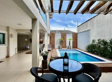 Casa · 314m² · 4 Quartos · 3 Vagas · Sobrado  em Brejatuba - Guaratuba, PR