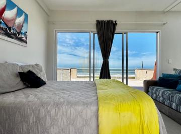 Casa · 138m² · 5 Quartos · 2 Vagas · Sobrado em Balneário Brejatuba - Guaratuba, PR