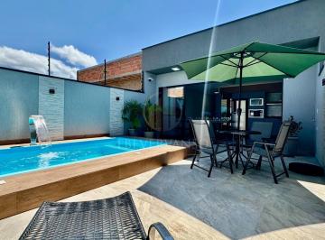 Casa · 70m² · 3 Quartos · 2 Vagas · Casa com Piscina Próximo ao Mar - Guaratuba, PR
