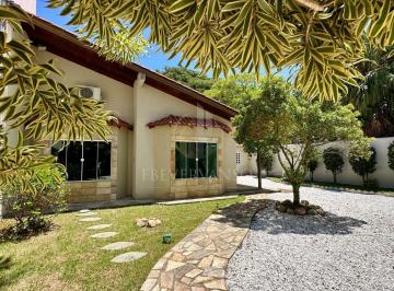 Comercial · 195m² · 3 Quartos · 2 Vagas · em Centro - Guaratuba, PR