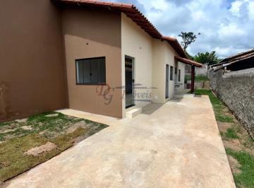 Casa · 180m² · 2 Quartos · 2 Vagas · Casa em meio lote à venda no bairro Marques Industrial em São Joaquim de Bicas