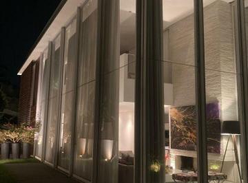 Casa · 420m² · 4 Quartos · 4 Vagas · Excelente oportunidade residencial em Alphaville