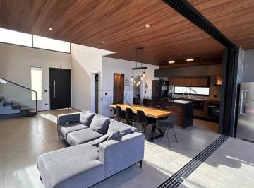 Casa de 3 quartos, São José dos Campos · Oportunidade - Casa em Condomínio - Bairro Floresta - Reserva Rudá - 3 Dormitórios - 216m².