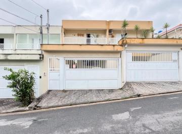 91822780-7eba-4ef3-915e-01a92fc30989 · Versátil sobrado para venda em Vila Gumercindo com 4 quartos, sendo 2 suítes, 230m²