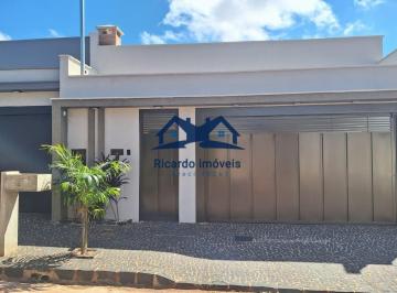 Frente · Casa à venda no bairro Marta Helena - Ituiutaba/MG