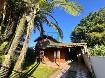 Casa · 100m² · 3 Quartos · 2 Vagas · Casa 3 Dormitórios à Venda na Praia de Mariscal em Bombinhas/SC