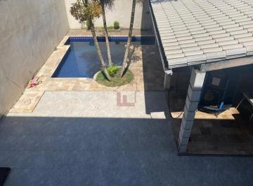 Casa · 300m² · 4 Quartos · 3 Vagas · Casa Alto Padrão com aquecedor solar e piscina !