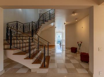 IMG_20260620_182044_000.jpeg · Agradável casa em condomínio para venda e locação com 4 quartos, sendo 4 suítes, 735m² - sandracanel