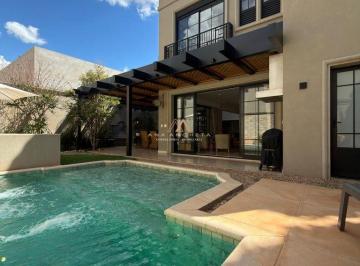 e15im0g2otdiywyyzjdmzwrj_md · Espetacular casa á venda - Golfe Residencial