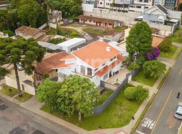 Fachada · Casa à venda - no Centro Cívico