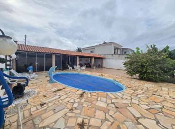 Casa de 3 quartos, · Rua 3 - Vicente Pires Casa Condomínio fechado com Piscina e lazer! Excelente localização! Nascente!!