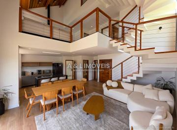 Casa · 254m² · 4 Quartos · 2 Vagas · Casa em Campos do Jordão | 4 Suítes, Porteira Fechada e Vista para o Vale