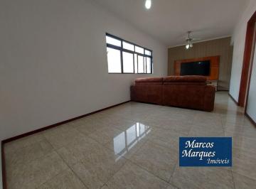 Apartamento de 3 quartos, Santos · Apartamento com garagem fechada em prédio com elevador no Embaré