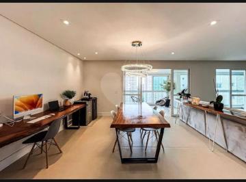 Apartamento de 3 quartos, Curitiba · Apartamento com 166 m² e 3 quartos à venda em Cidade Industrial