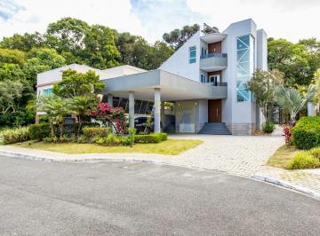 Fachada · Casa no Condomínio Pinewoods- Pinhais: Imóvel recém-reformado com 460m² construí