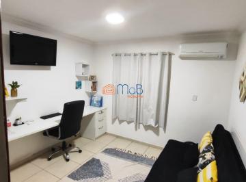 Casa · 183m² · 3 Quartos · 2 Vagas · Casa com 3 quartos(1 suite), com placa solar no Aeroporto