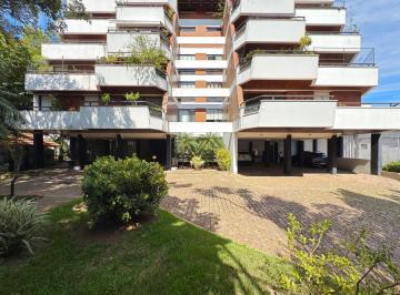 Apartamento · 209m² · 3 Quartos · 2 Vagas · Apartamento em Petrópolis