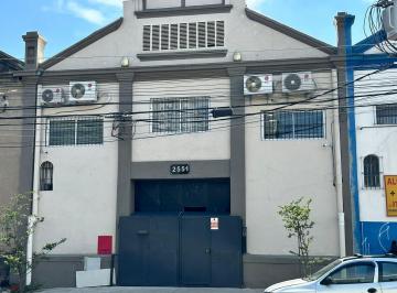 Comercial · 850m² · Galpão na Avenida Presidente Wilson, N. 2551 • 850 m²