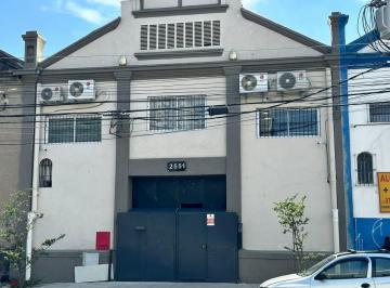 Comercial · 850m² · Galpão na Avenida Presidente Wilson, N. 2551 • 850 m²