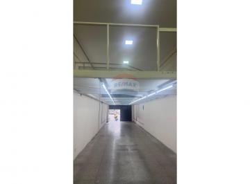 Comercial · 100m² · Ponto comercial localizado na Av Jabaquara próximo ao metrô Praça da Árvore, com uma área de 100m²