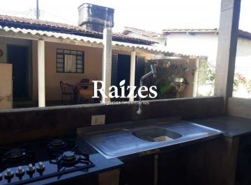 Casa · 168m² · 3 Quartos · 1 Vaga · Casa à venda em Uberlândia (Custódio Pereira) – 3 quartos, 1 suíte, varanda gourmet