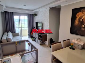Apartamento · 64m² · 2 Quartos · 1 Vaga · Apartamento Reformado de 64 m² com Sacada Envidraçada e Lazer Completo no Valparaíba / Vila Tesouro
