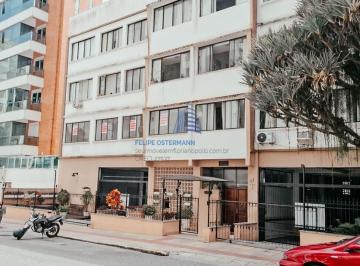 Apartamento · 81m² · 2 Quartos · 1 Vaga · Apartamento no centro, localização privilegiada, 2 dormitórios, suíte e 1 vaga coberta de garagem
