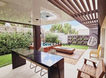 56cb804991dc10f8e6a1b48227f6b2ad8d34166f · Casa com 3 dormitórios à venda, 200 m² por R$ 1.750.000,00 - Cambará - São Roque/SP