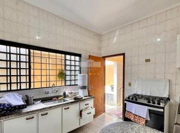 Casa · 235m² · 4 Quartos · Sobrado em Vila Santa Maria, Araçatuba/SP de 235m² 4 quartos à venda por R$ 640.000,00