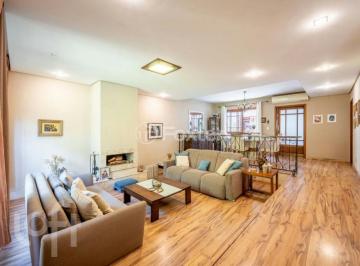 4239892a · Casa, 3 dormitórios, 248.67 m², em Medianeira