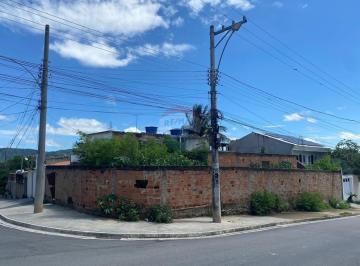 Casa · 100m² · 2 Quartos · 3 Vagas · "Casa em Inhoaíba: Oportunidade de Investimento Única"