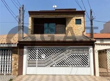 Foto 01 · Casa para Locação em Votorantim-SP, bairro Parque Jataí: 4 Quartos, 2 Suítes, 1 Sala, 5 Banheiros, 2