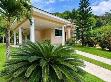 Casa de 4 quartos, Maricá · Casa porteira fechada com 4 dormitórios à venda, 1.550m² no Gan Eden