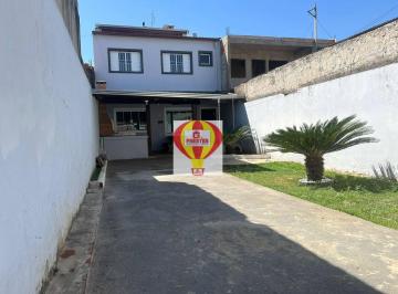 Casa · 180m² · 2 Quartos · 3 Vagas · Sobrado com quintal amplo