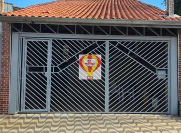 Casa · 140m² · 2 Quartos · 2 Vagas · Casa com excelente localização