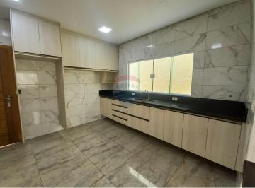 Casa · 55m² · 2 Quartos · Alugue: Casa Charmosa na Vila Santa Virginia!