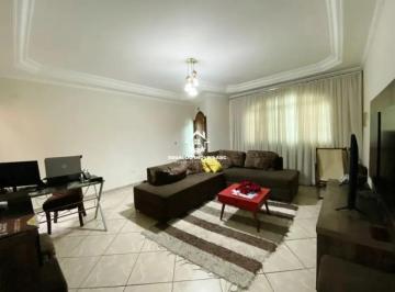 Casa · 205m² · 3 Quartos · Sobrado para Locação, 3 dorm(s), 3 suite(s), 5 vaga(s), 205 m²